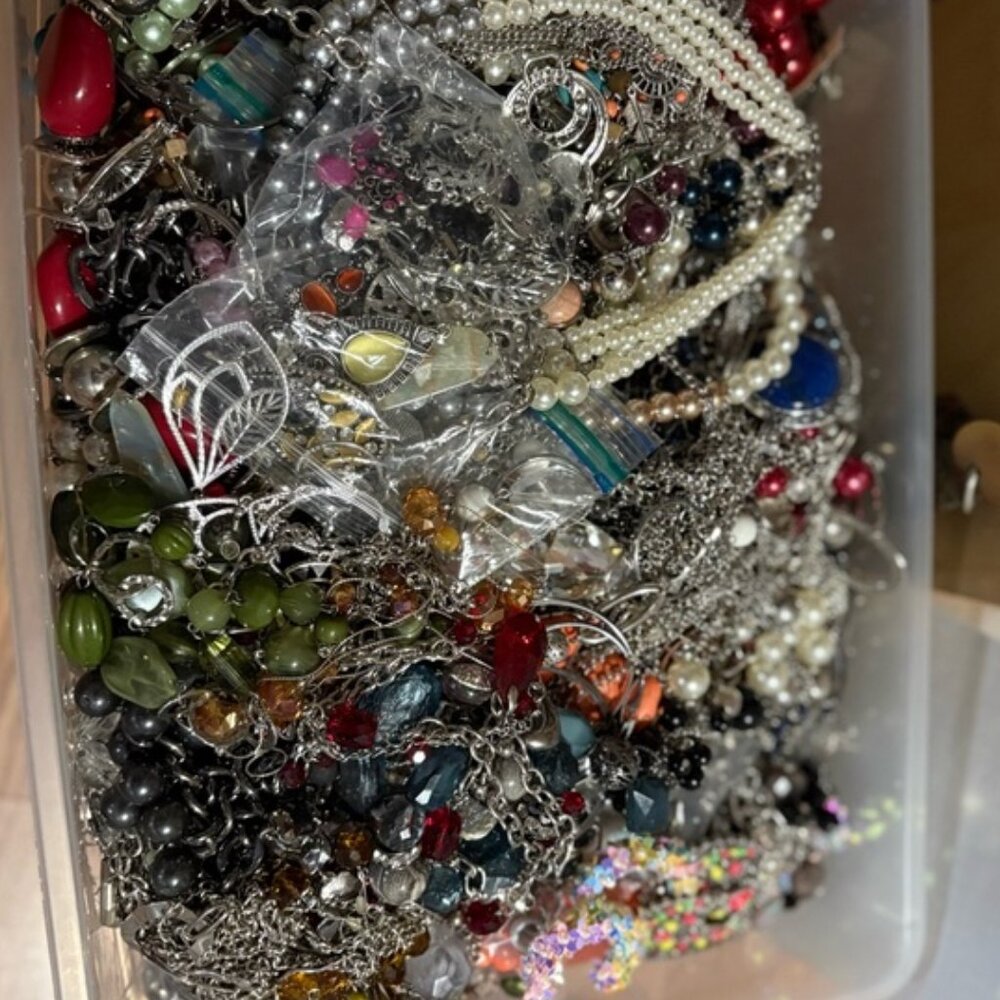 PAPARAZZI 50 PIECE LOT OF MIXED NECKLACES EARRING SETS OR EARRINGS-NWOT - Picture 2 of 5